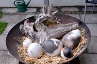 Nest Eier gebrannt im Tonnenbrand